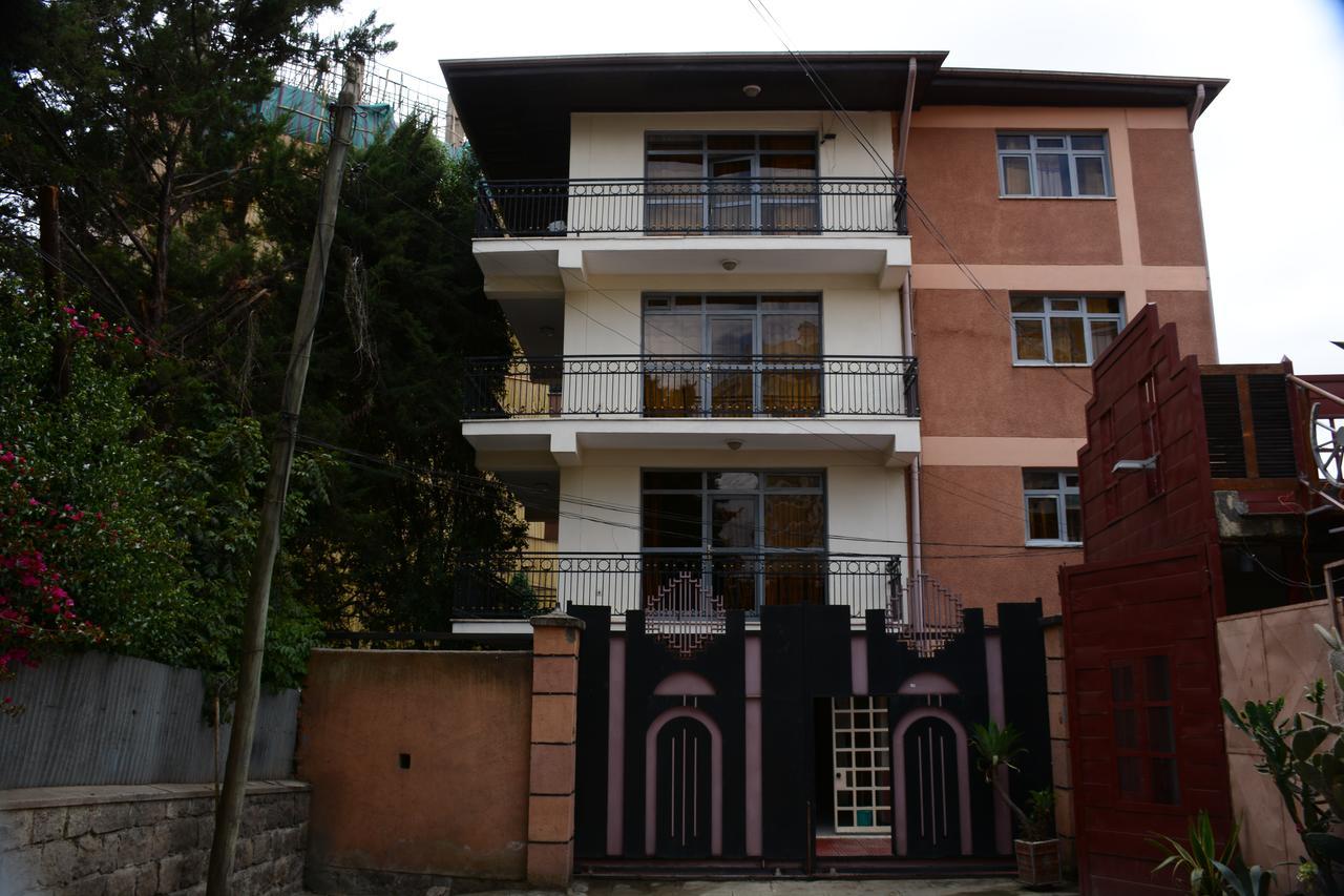 The Hive Guest House Adis Abeba Exterior foto